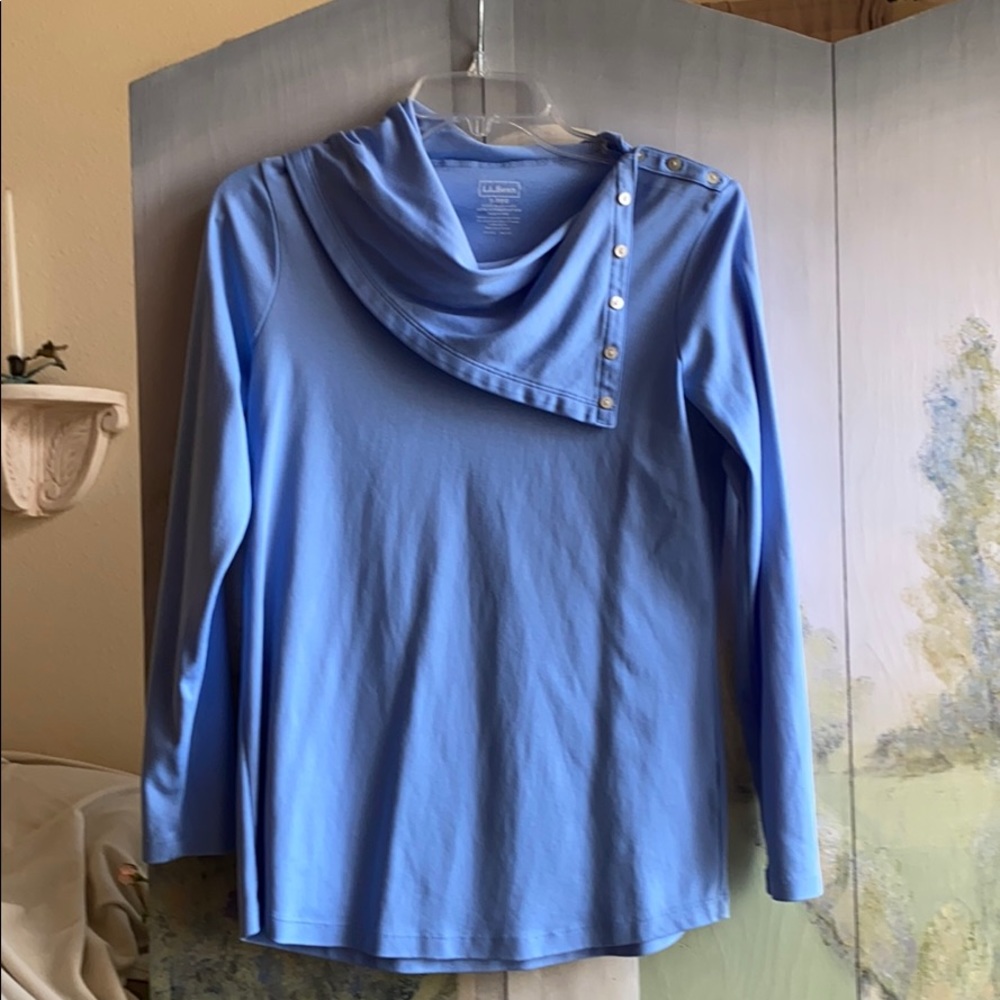 L.L. Bean Light blue Long sleeve